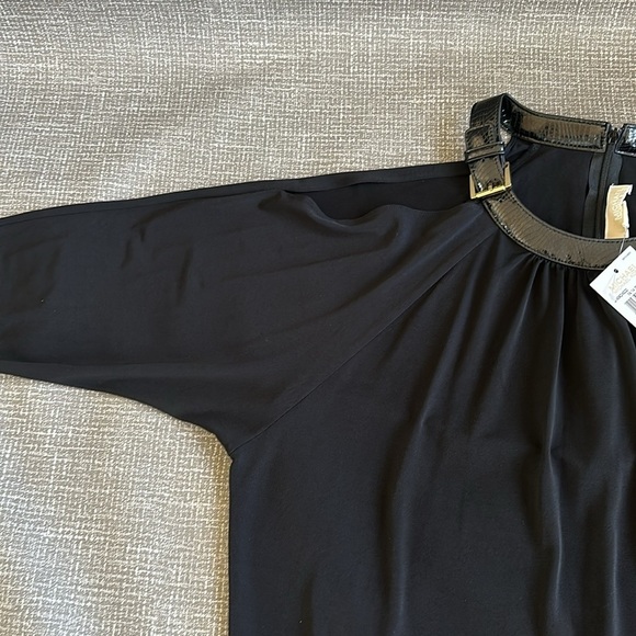 Michael, Michael Kors Women’s Black dolman sleeve cold shoulder buckle Neck Med - Picture 5 of 14